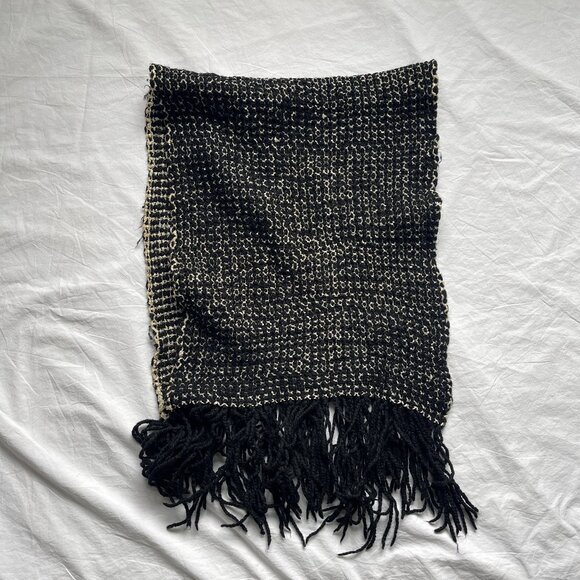 Black and Cream woven wool women's scarf (no tags) w/ fringe detail - Picture 1 of 7